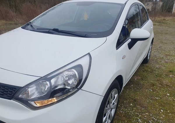 Kia Rio cena 30000 przebieg: 82000, rok produkcji 2015 z Sławno małe 154